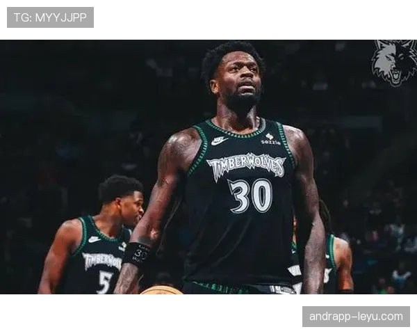 兰德尔无球效率下滑，对比上赛季持球单打占比提升却难挽进攻颓势